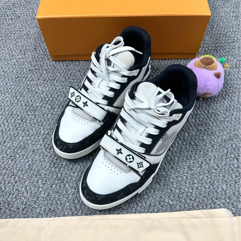 98新Louis Vuitton lv黑白熊貓魔術貼休閒板鞋 42.5碼-1