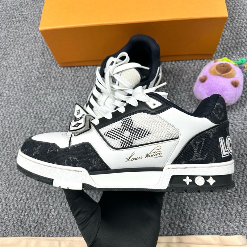 98新Louis Vuitton lv黑白熊貓魔術貼休閒板鞋 42.5碼-2
