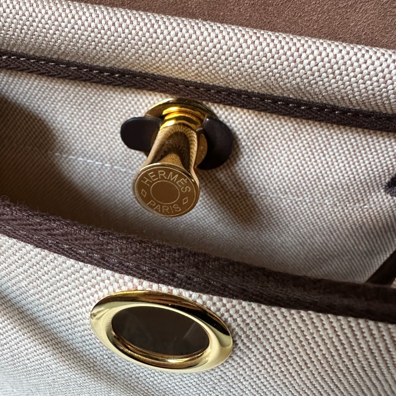 📍99新9月票K刻 愛馬仕mini herbag 烏木色 金扣K刻-5