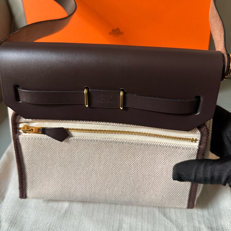 📍99新9月票K刻 愛馬仕mini herbag 烏木色 金扣K刻-9