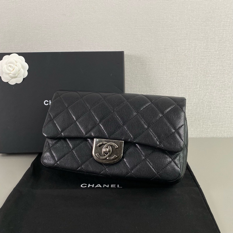 99新全配 秀款❤️ 香奈兒 #黑銀 #荔枝紋牛皮 #cf25 雙鏈條 流浪 #鎖頭包-9