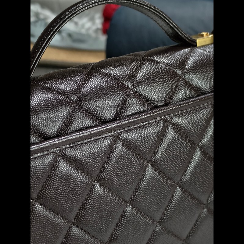 CHANEL 香奈兒 深棕色 牛皮 郵差包 金扣 軍牌 coco handle-7