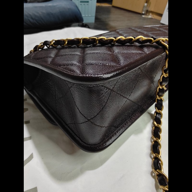 CHANEL 香奈兒 深棕色 牛皮 郵差包 金扣 軍牌 coco handle-9