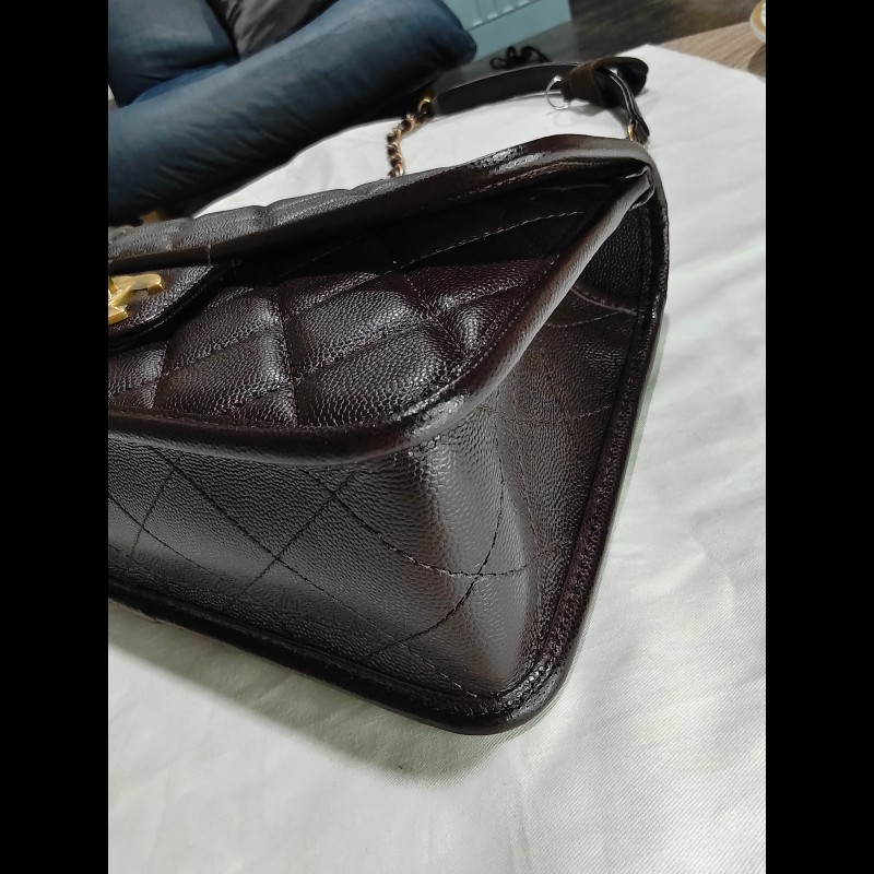 CHANEL 香奈兒 深棕色 牛皮 郵差包 金扣 軍牌 coco handle-11