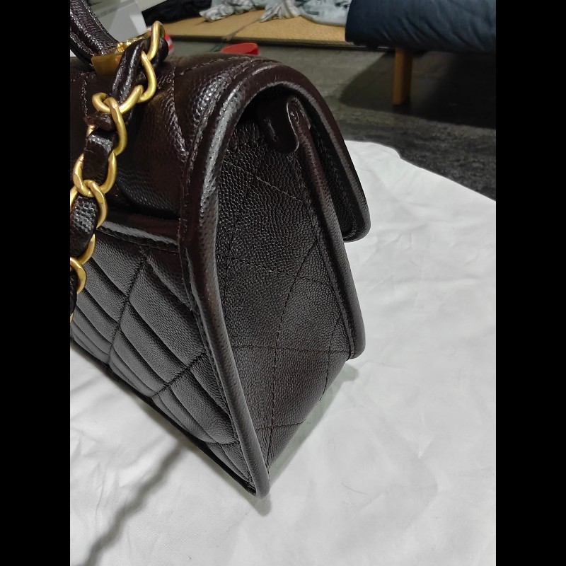 CHANEL 香奈兒 深棕色 牛皮 郵差包 金扣 軍牌 coco handle-13