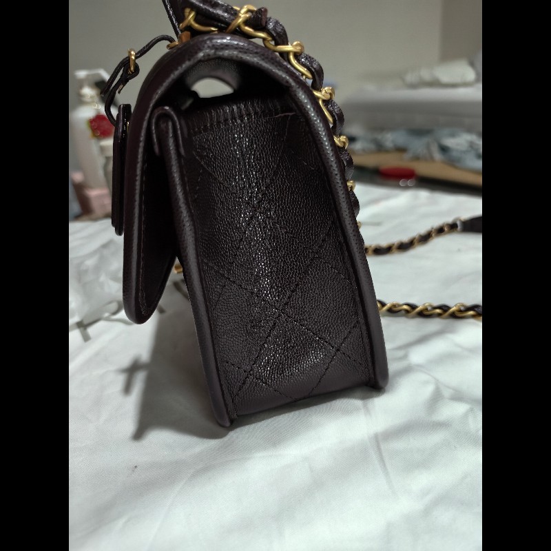 CHANEL 香奈兒 深棕色 牛皮 郵差包 金扣 軍牌 coco handle-14