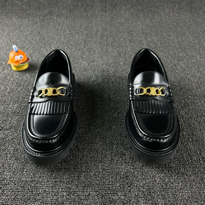 Celine黑色流蘇樂福鞋 尺碼36 整體成色不錯-1