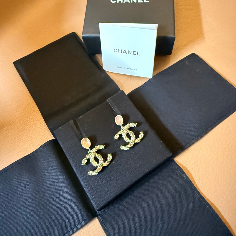 Chanel銀色珍珠水晶耳環 全新品-0