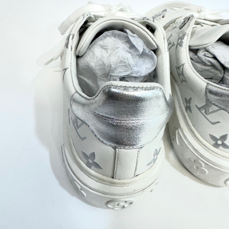 LV白拚銀LOGO Time Out運動鞋-14