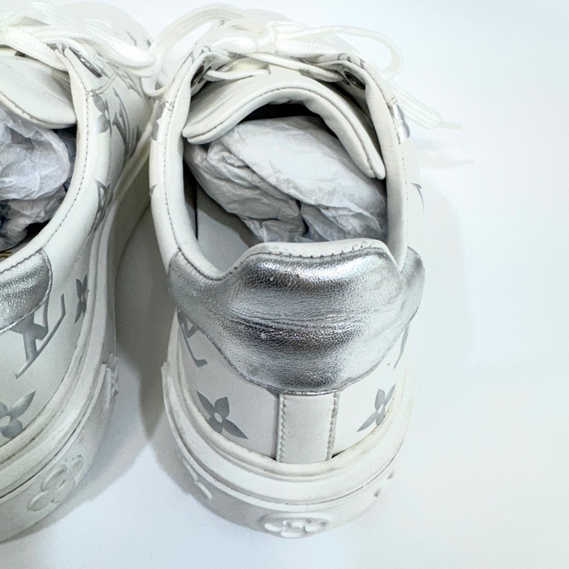 LV白拚銀LOGO Time Out運動鞋-15