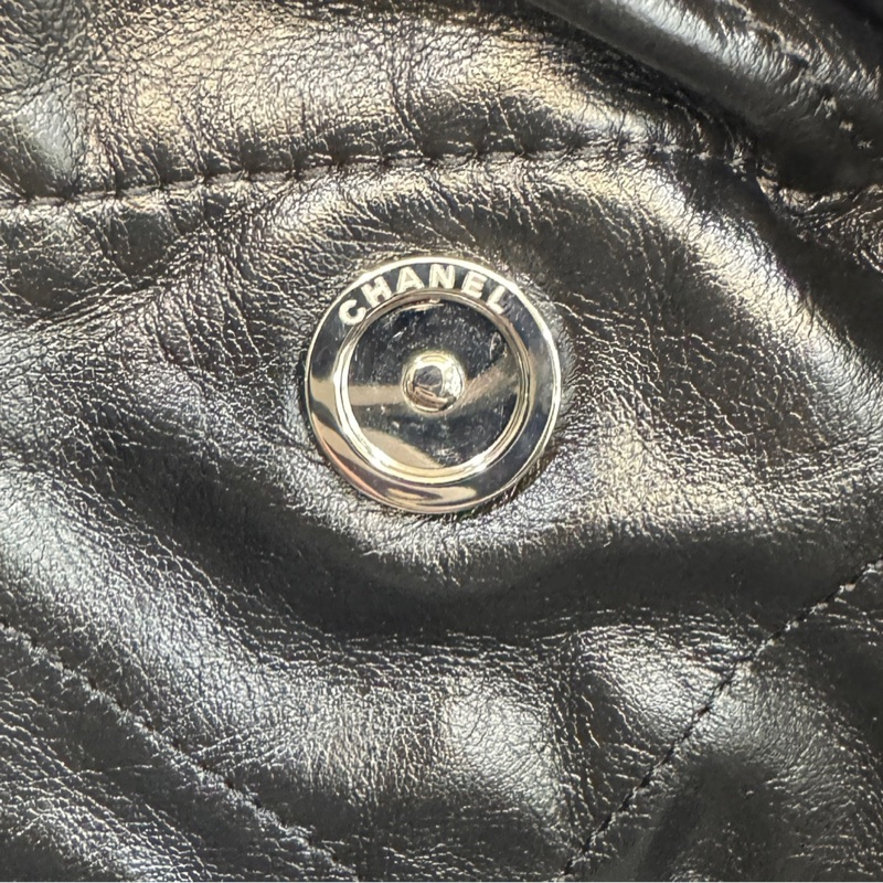 🕯️近全新香奈兒22包CHANEL黑銀中號油蠟牛皮22包/AS3261/垃圾袋-23