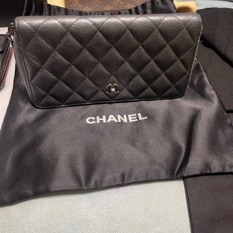 CHANEL ZIPPER WALLET