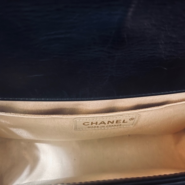 Chanel Boy25 柔油蠟皮 淡金扣-9