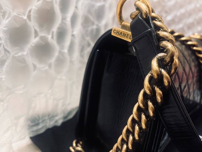 Chanel Boy25 柔油蠟皮 淡金扣-10