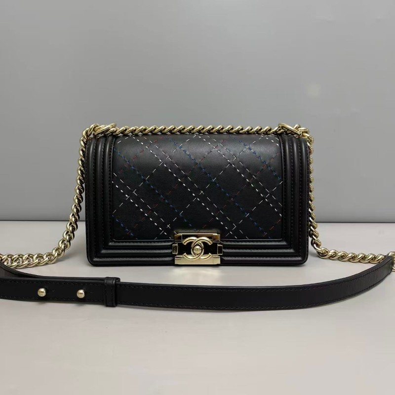 Chanel leboy中號黑金全皮外縫-0