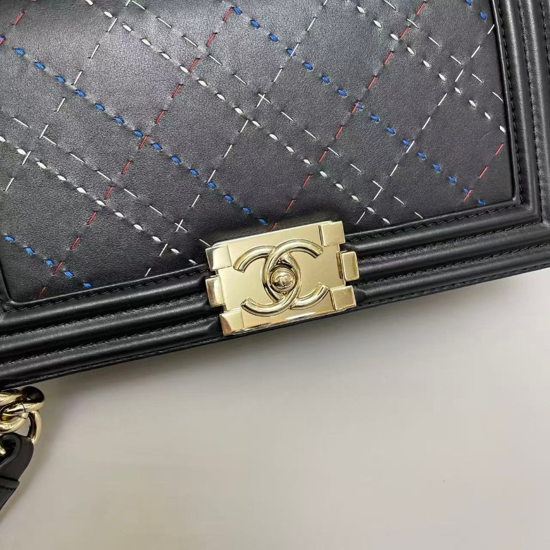 Chanel leboy中號黑金全皮外縫-2