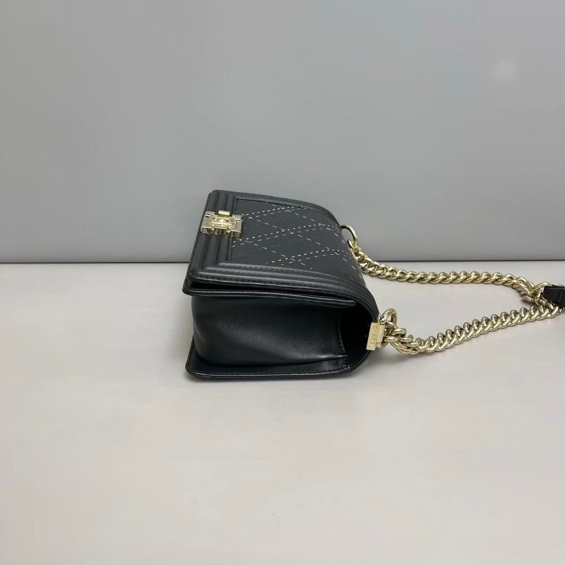 Chanel leboy中號黑金全皮外縫-4