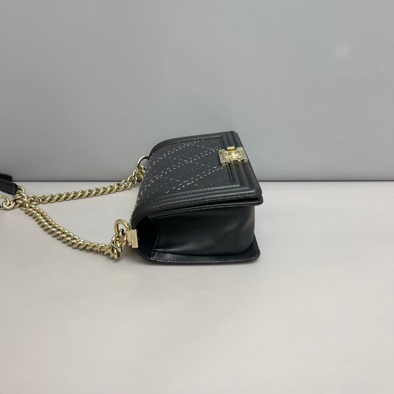 Chanel leboy中號黑金全皮外縫-5