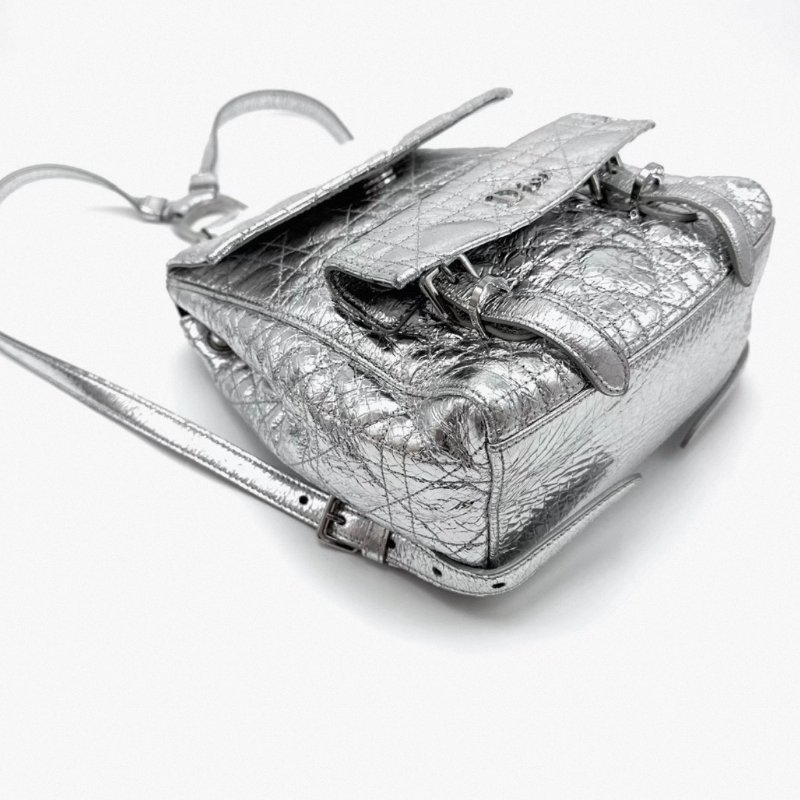 DIOR Stardust爆裂紋銀色小熊後背包18*22*7 98新配件塵袋-6