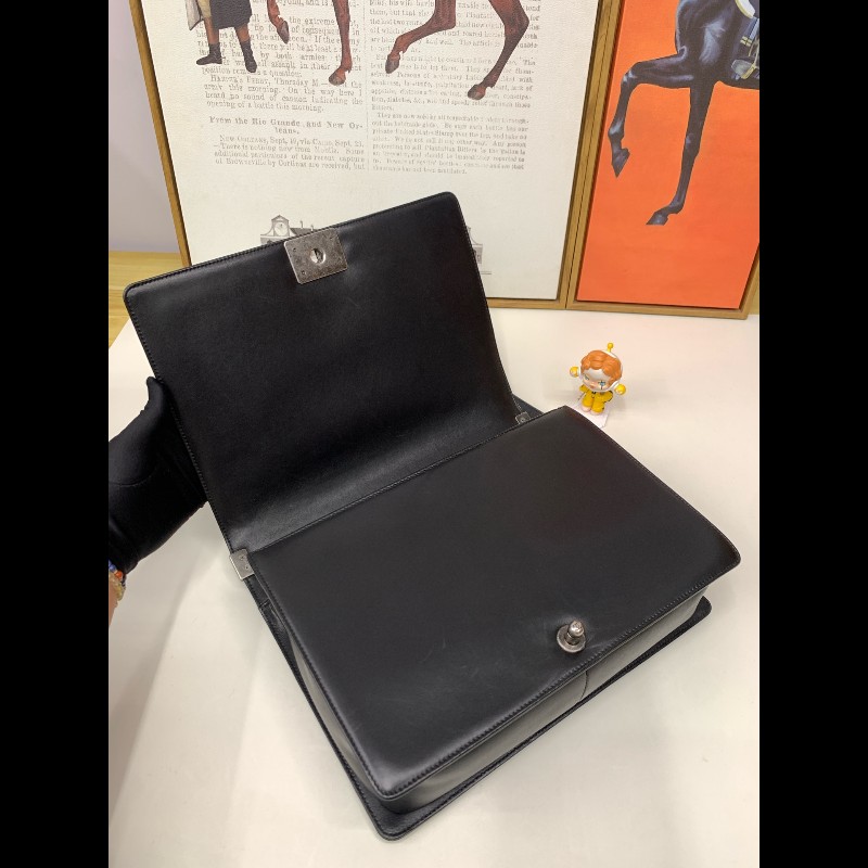 CHANEL Leboy大號 黑色復古銀扣羊皮鏈條包肩背包-4