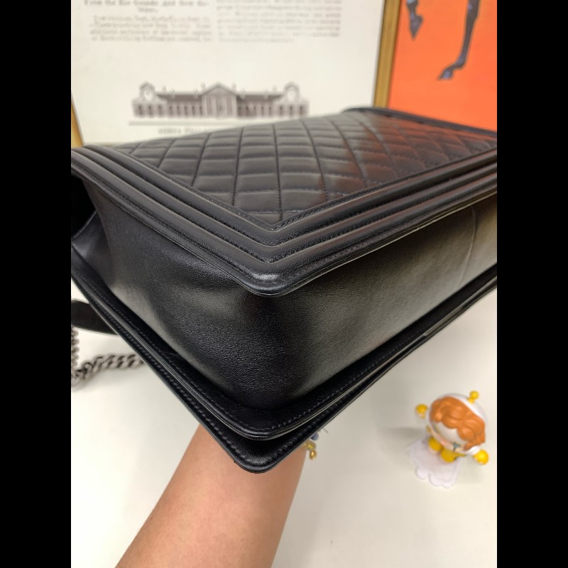 CHANEL Leboy大號 黑色復古銀扣羊皮鏈條包肩背包-11