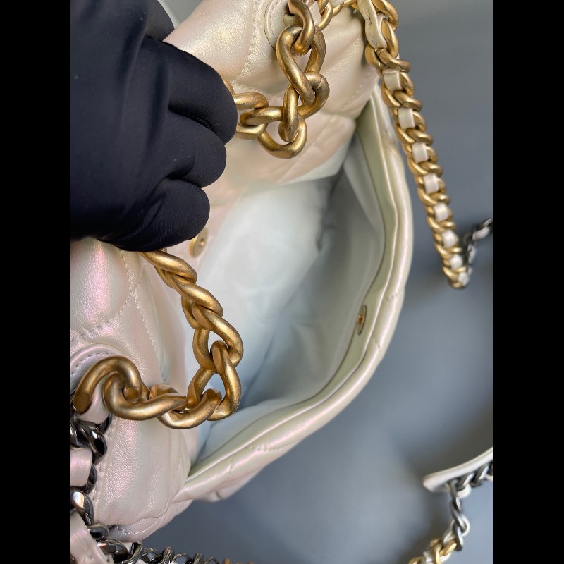 Chanel幻彩人魚姬珠光19bag-17