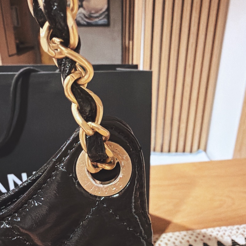 CHANEL 香奈兒 HOBO BAG 流浪包 金Logo 23cm-16