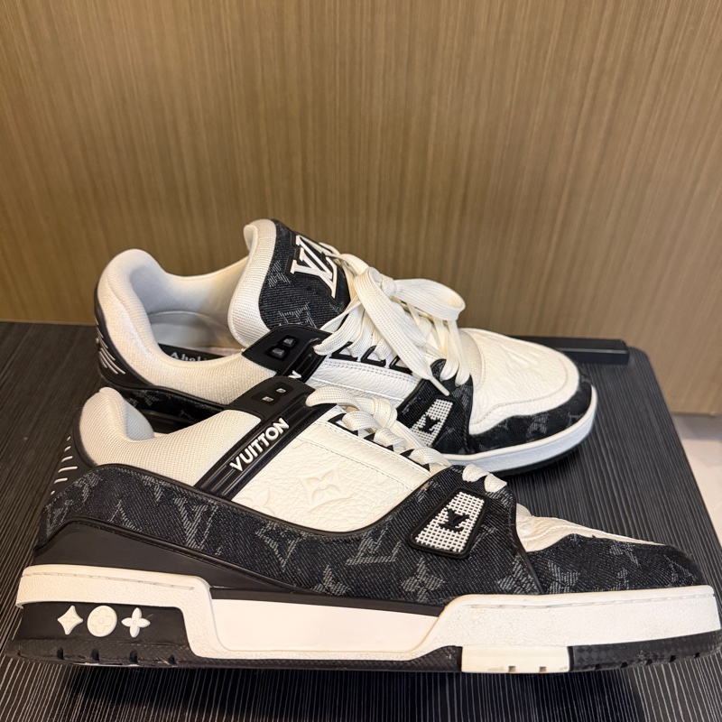 LOUIS VUITTON Trainer黑牛仔 黃金尺碼 8(27cm~27.5cm適合)-0