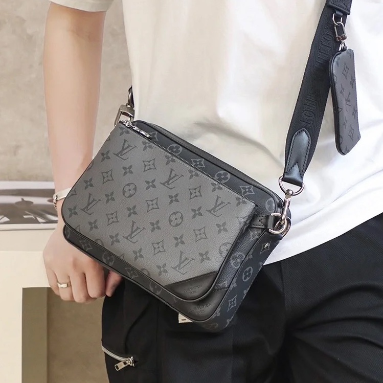 帥氣兼實用🕶️Lv路易威登黑武士三合一郵差包斜挎單肩包-0