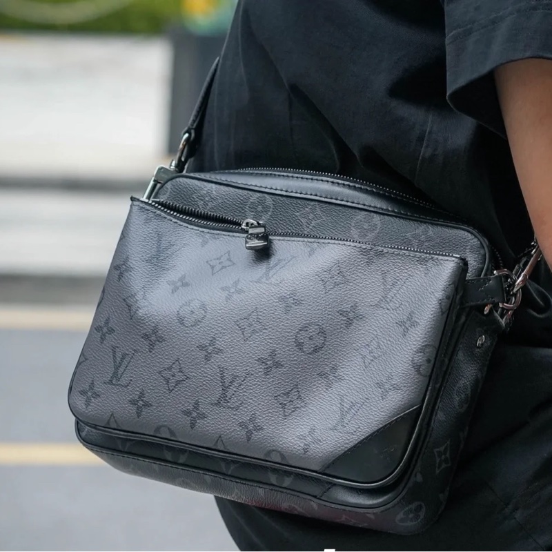 帥氣兼實用🕶️Lv路易威登黑武士三合一郵差包斜挎單肩包-3