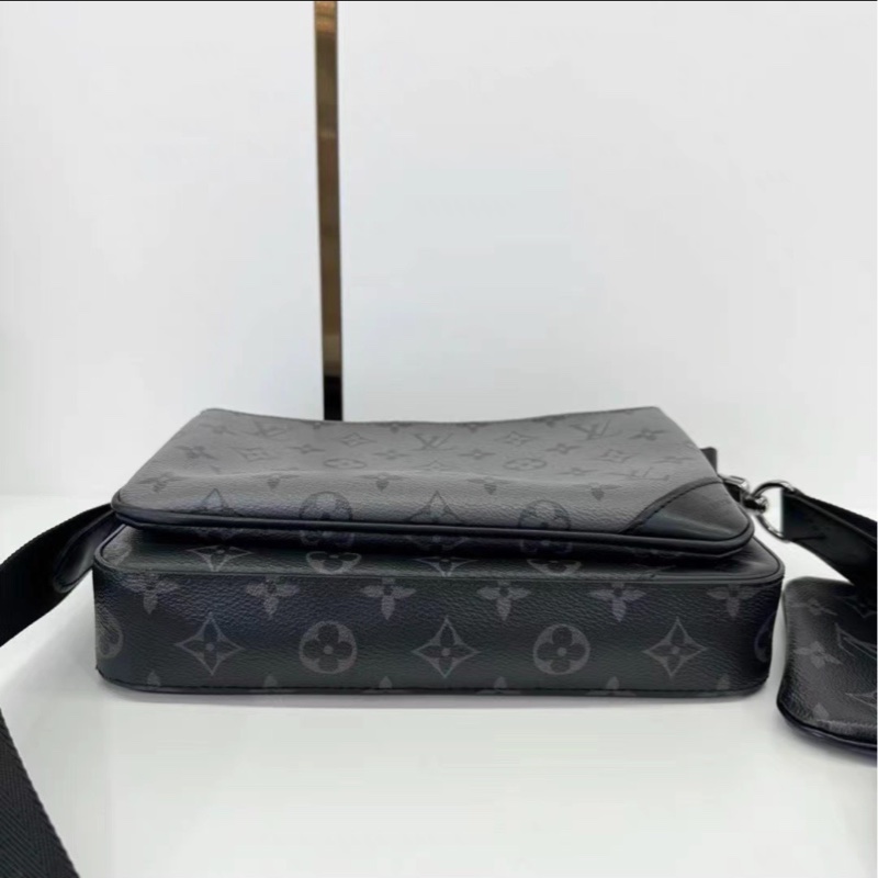 帥氣兼實用🕶️Lv路易威登黑武士三合一郵差包斜挎單肩包-7