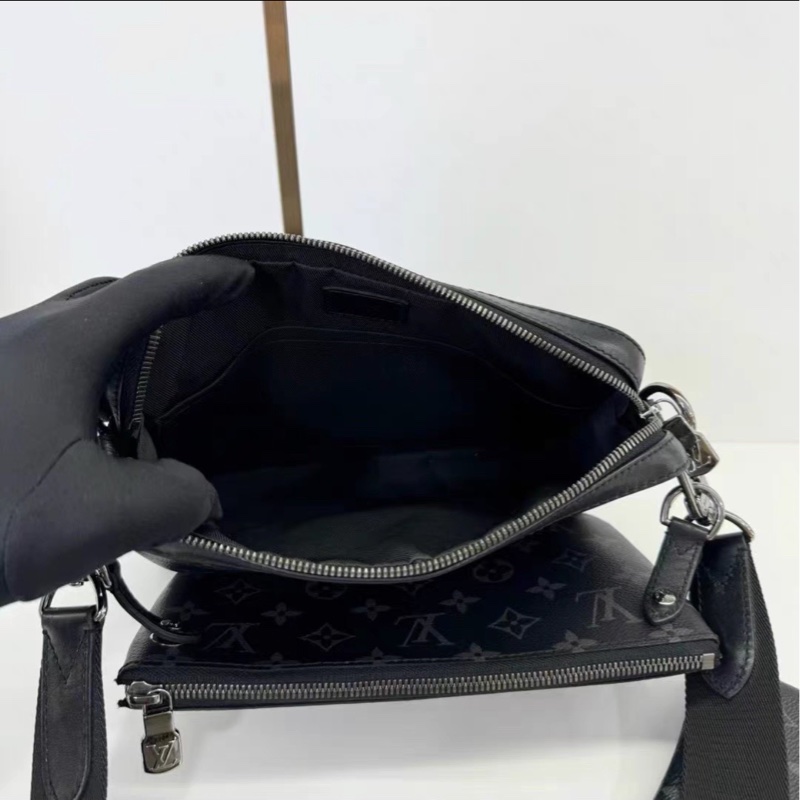 帥氣兼實用🕶️Lv路易威登黑武士三合一郵差包斜挎單肩包-8