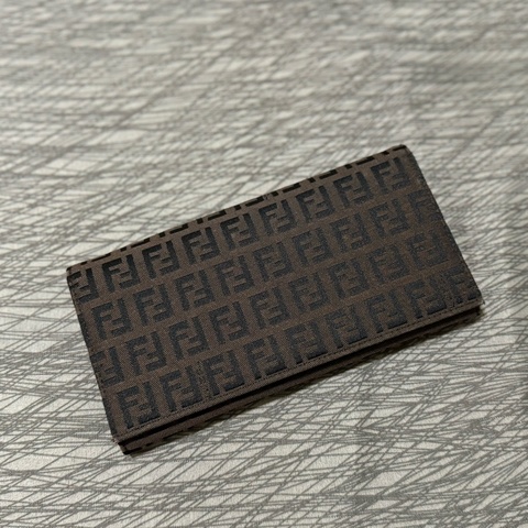 中古Fendi老花長夾/發財錢包/芬迪長夾/Fendi深棕色長夾/Fendi長錢包/芬迪中古長夾/Fendi中古長夾/老花長夾/咖啡色長夾/布面長夾