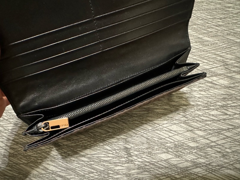 中古Fendi老花長夾/發財錢包/芬迪長夾/Fendi深棕色長夾/Fendi長錢包/芬迪中古長夾/Fendi中古長夾/老花長夾/咖啡色長夾/布面長夾-24