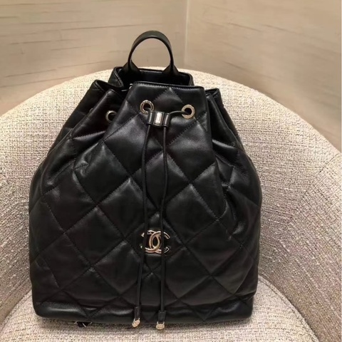 Chanel 羊皮束口後背包