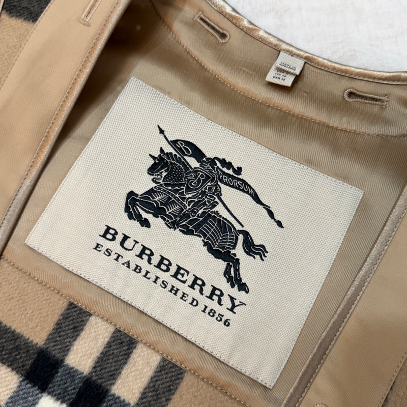 BURBERRY英國經典格紋內搭背心UK4-3