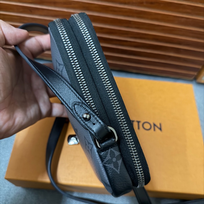 Lv新款銀灰色老花手機包 (M69534)-3