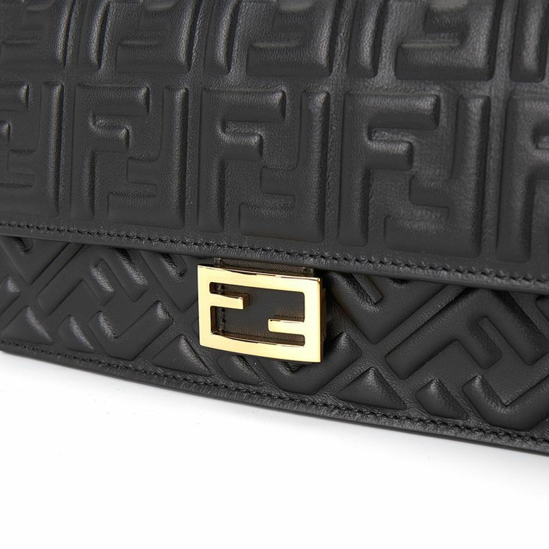 FENDI 女士鏈條法棍包 8M0498 AAJD F0KUR-7