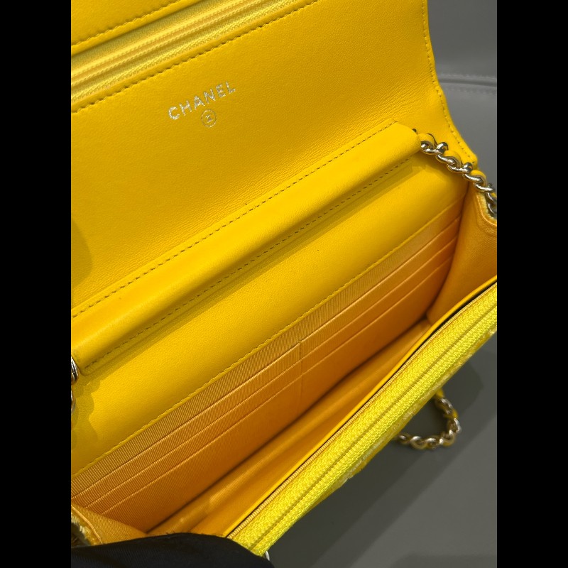 Chanel 黃色絲絨woc鏈條包 發財包-4