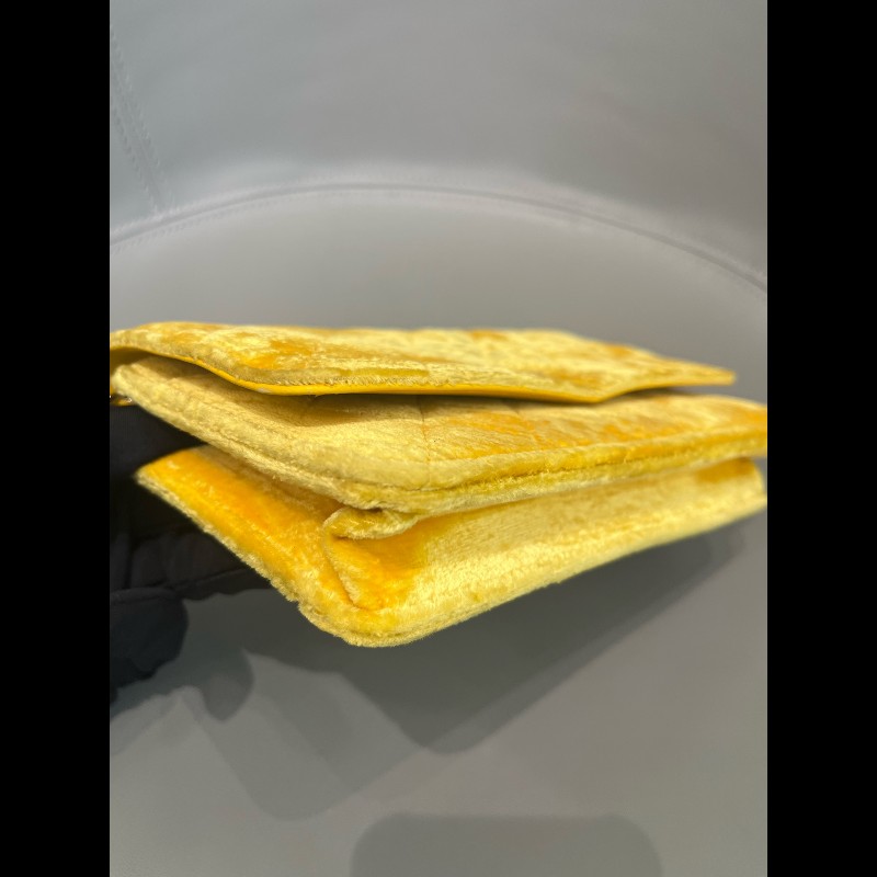 Chanel 黃色絲絨woc鏈條包 發財包-15