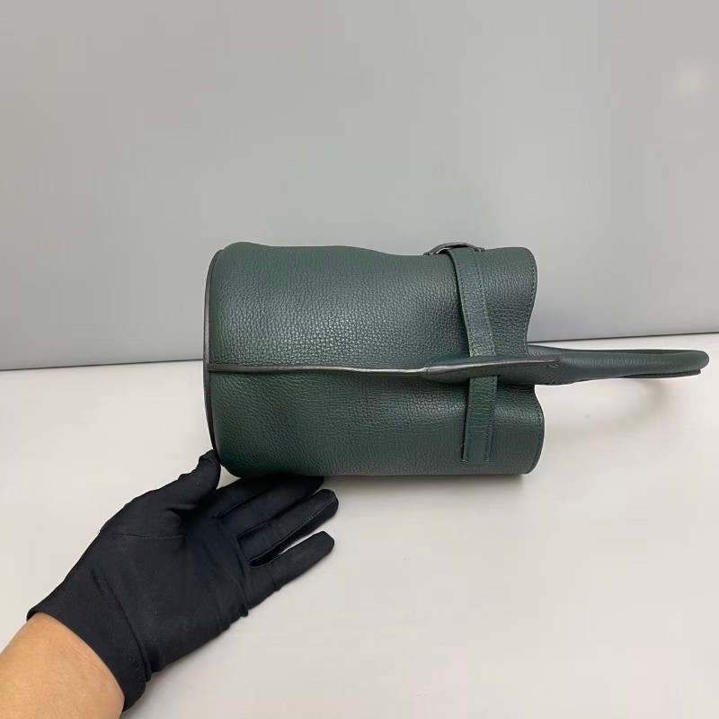 Celine nano墨綠色牛皮荔枝紋水桶包-2