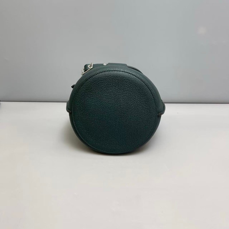 Celine nano墨綠色牛皮荔枝紋水桶包-4