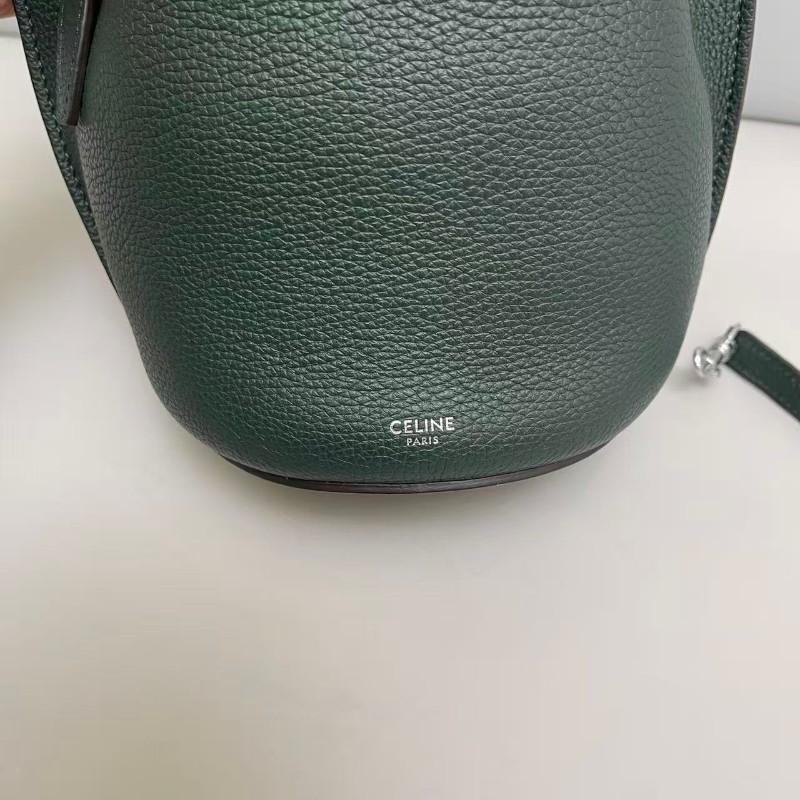 Celine nano墨綠色牛皮荔枝紋水桶包-8