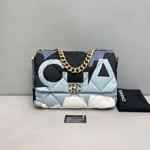 Chanel 19Bag大號maxi帆布塗鴉包