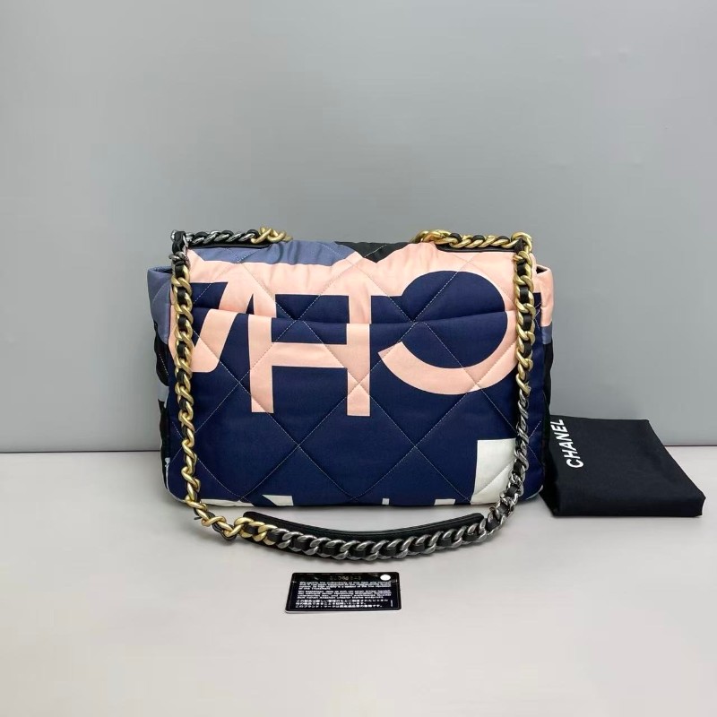 Chanel 19Bag大號maxi帆布塗鴉包-1