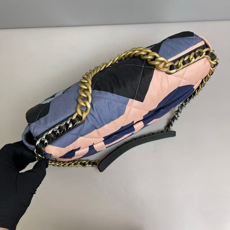 Chanel 19Bag大號maxi帆布塗鴉包-5