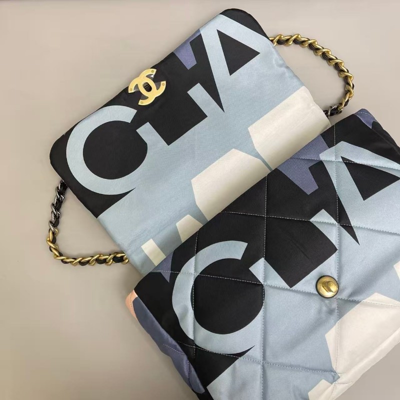 Chanel 19Bag大號maxi帆布塗鴉包-7