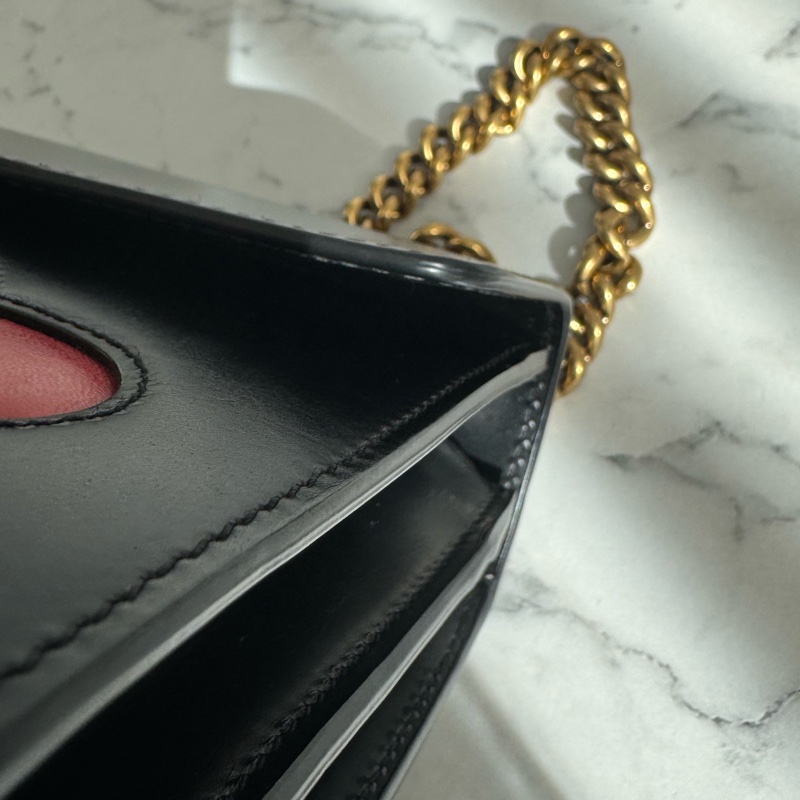 Gucci黑色皮革紅愛心鏈包 限定款✨✨-21