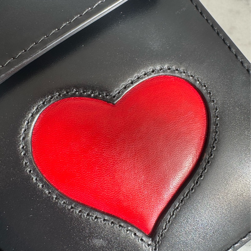 Gucci黑色皮革紅愛心鏈包 限定款✨✨-23