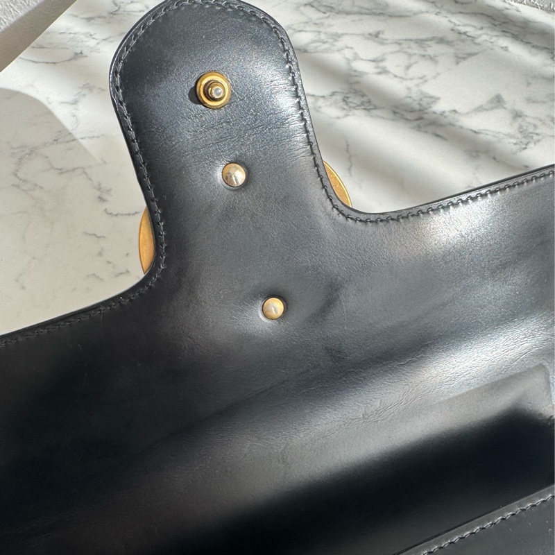 Gucci黑色皮革紅愛心鏈包 限定款✨✨-54